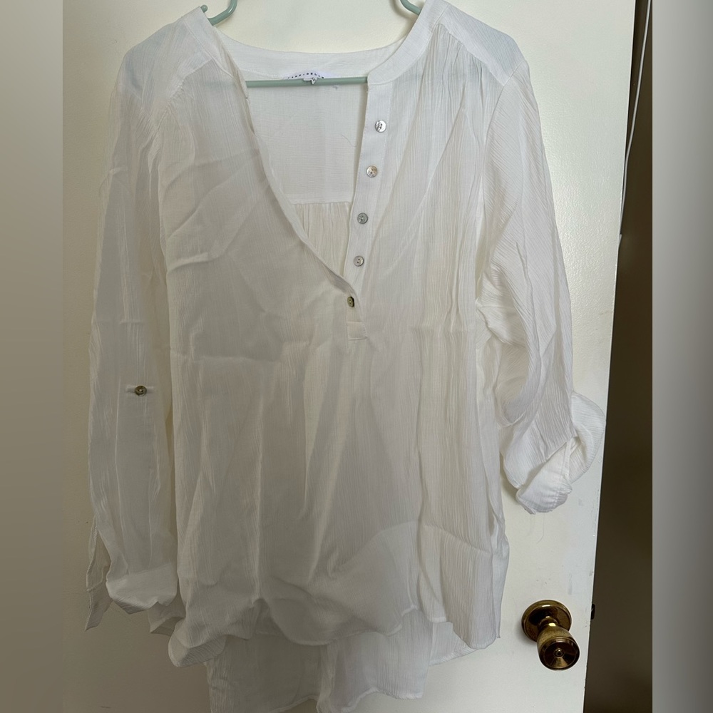 Jane & Delancey White linen sheer vacation top